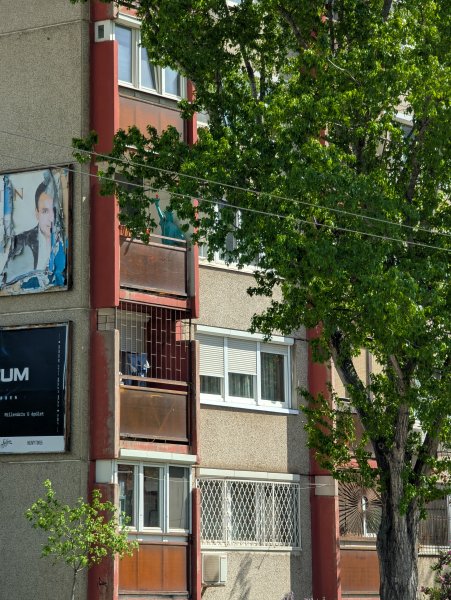 Megunta a panell&eacute;tet, &Uacute;jpestre k&ouml;lt&ouml;z&ouml;tt a főv&aacute;ros erk&eacute;lyen &aacute;ll&oacute; Szabads&aacute;g-szobra