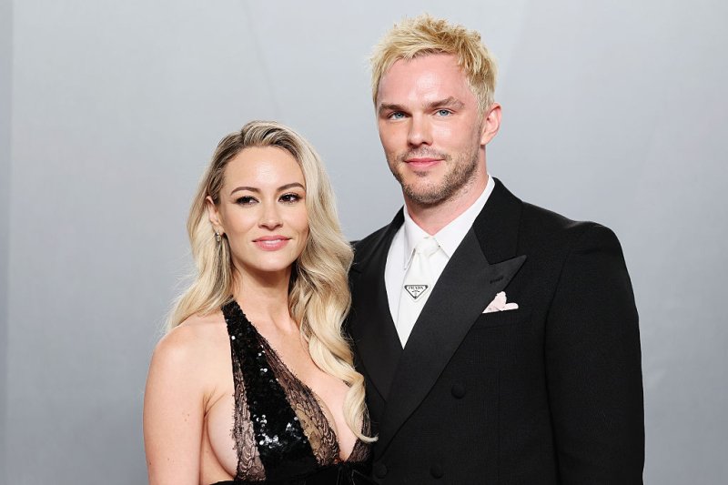 Mellei miatt támadják a hollywoodi sztár gyönyörű feleségét: az Oscar-ruhája verte ki a biztosítékot