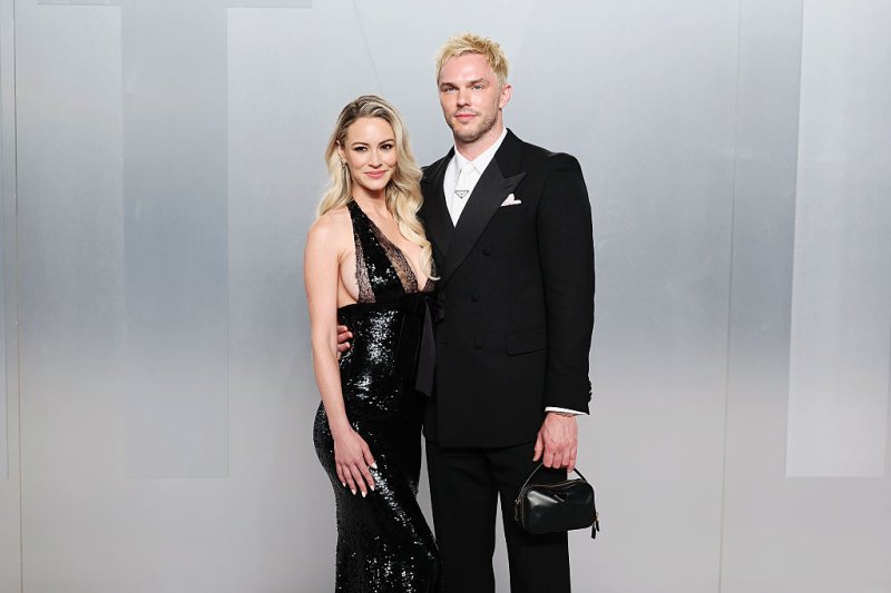 Mellei miatt támadják a hollywoodi sztár gyönyörű feleségét: az Oscar-ruhája verte ki a biztosítékot