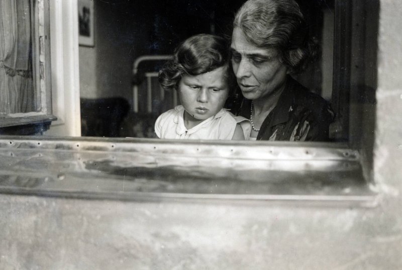 Mi l&uuml;ktet a f&eacute;ny &eacute;s az &aacute;rny&eacute;k j&aacute;t&eacute;ka m&ouml;g&ouml;tt? &ndash; Kinszki Imre fotogr&aacute;fus eml&eacute;kezete