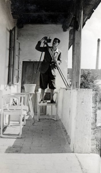 Mi l&uuml;ktet a f&eacute;ny &eacute;s az &aacute;rny&eacute;k j&aacute;t&eacute;ka m&ouml;g&ouml;tt? &ndash; Kinszki Imre fotogr&aacute;fus eml&eacute;kezete