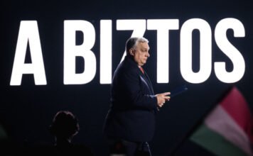 „Minden gyereket megvédünk” – mondta Orbán, amikor megkérdezték a Szőlő utcával kapcsolatos sorozatos visszaélésekről