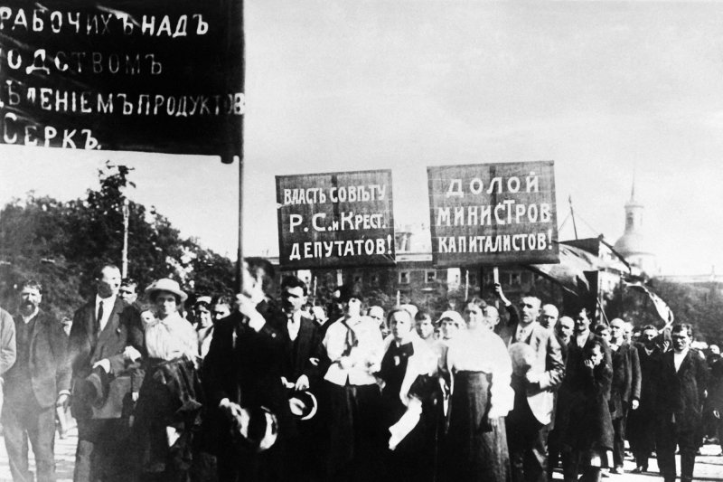 Munk&aacute;sokat &eacute;s tenger&eacute;szeket &ouml;ltek halomra a szovjetek