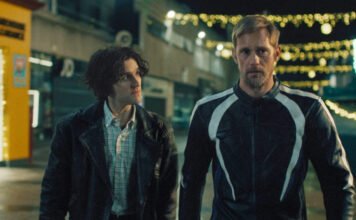 Nem hittük volna, hogy csizmanyalás és meleg BDSM-szex hozza el az év legjobb romkomját