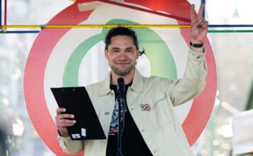 Ott lesz a szavazólapon a Kétfarkú Kutya Párt