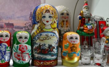 Panyi Szabolcs bemutatta a „Matrjoska” bothálózatot, amit az oroszok a kampány manipulálására használhatnak