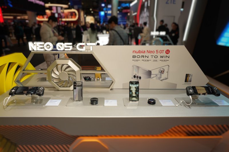 Pof&aacute;tlanul olcs&oacute; gamer mobilokkal rukkolt elő a nubia