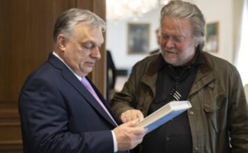 Politico: A MAGA-elit egyre jobban aggódik Orbán rossz közvélemény-kutatási eredményei miatt