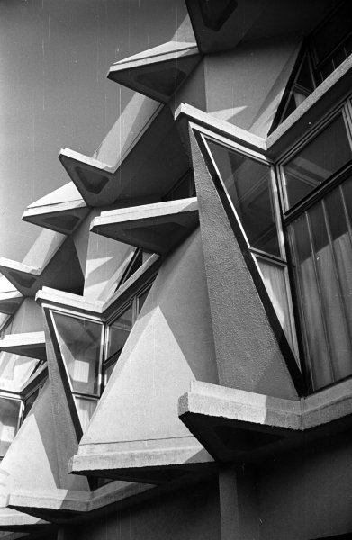 Szépséges magyar betonszörnyek – képgaléria brutalista építészetünk gyöngyszemeiről