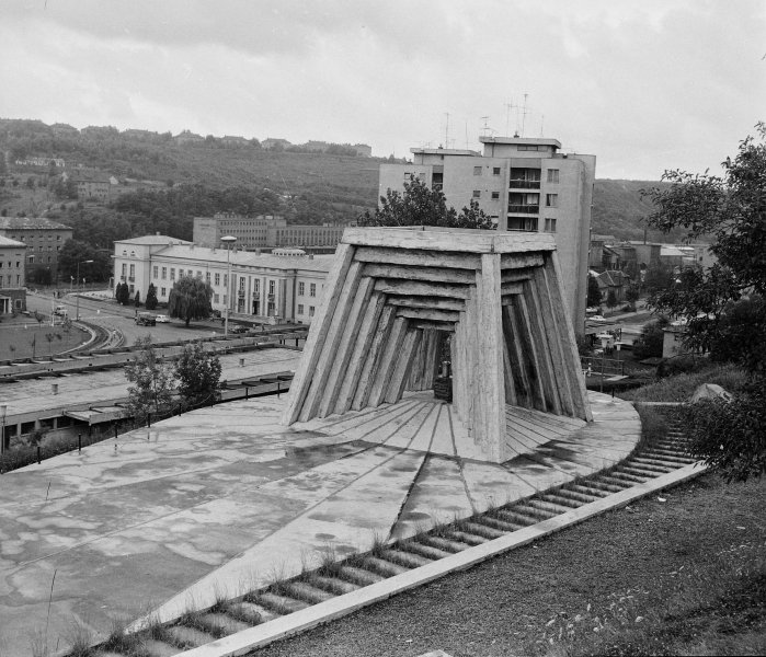 Szépséges magyar betonszörnyek – képgaléria brutalista építészetünk gyöngyszemeiről