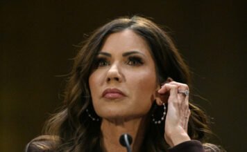 Távozik Trump deportálásokért felelős minisztere