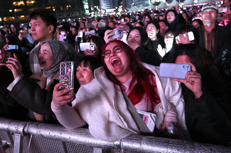 Tengeri vill&aacute;m, t&ouml;megima &eacute;s robotprotokoll a h&eacute;t k&eacute;pein