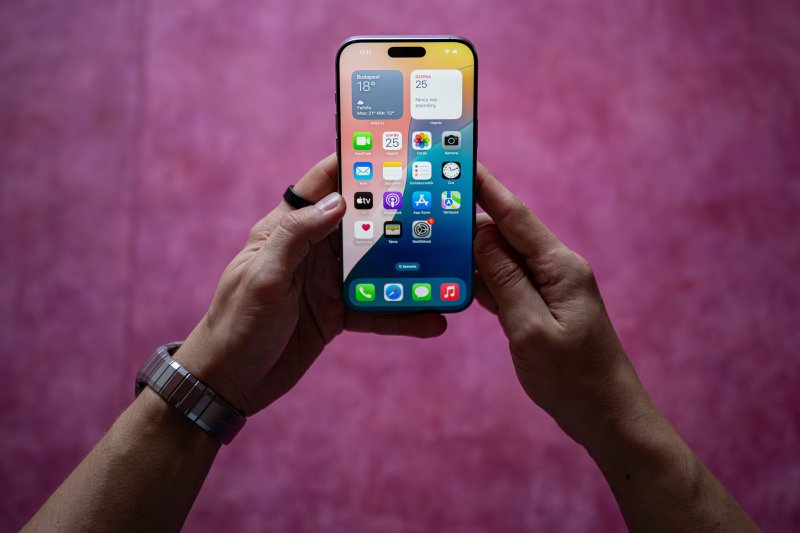 T&ouml;bb sz&aacute;z milli&oacute; iPhone lehet vesz&eacute;lyben egy &uacute;jfajta k&aacute;rtevő miatt