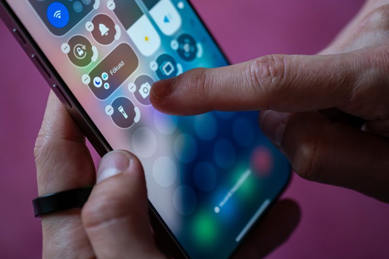 T&ouml;bb sz&aacute;z milli&oacute; iPhone lehet vesz&eacute;lyben egy &uacute;jfajta k&aacute;rtevő miatt