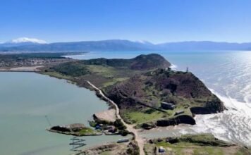 Túlhajszoltság, feketefoglalkoztatás, fenyegetőző munkáltatók – kizsákmányolt ételfutárok Berlinben