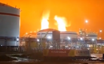 Ukrán dróntámadás után lángolt Oroszország második legnagyobb kikötője