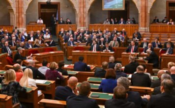 Ukrán nagykövetség: A magyar parlament ma bizonyosan tapsot aratott – Moszkvában