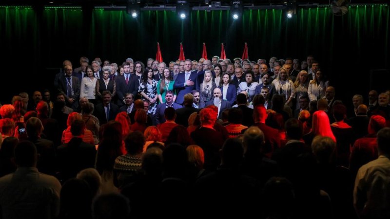 Valami nagyon nem stimmel a Jobbik aj&aacute;nl&aacute;saival, t&ouml;bb jel&ouml;ltn&eacute;l erős a csal&aacute;sgyan&uacute;