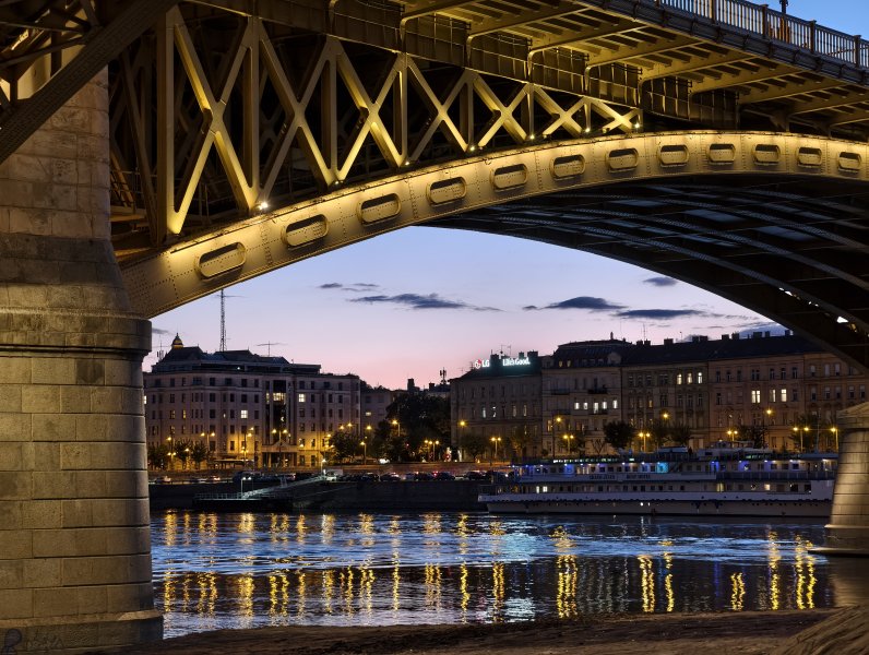 Vivo X300 Pro: Már hazai mobilszolgáltatónál is elérhető napjaink egyik legjobb fotós mobilja