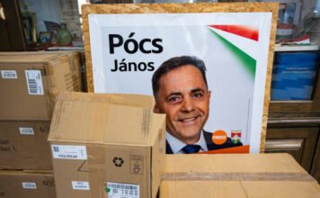 „13-án keressél magadnak egy másik országot, baszd meg” – mondta a közműárokba bemászó tiszás háziorvosnak Pócs János