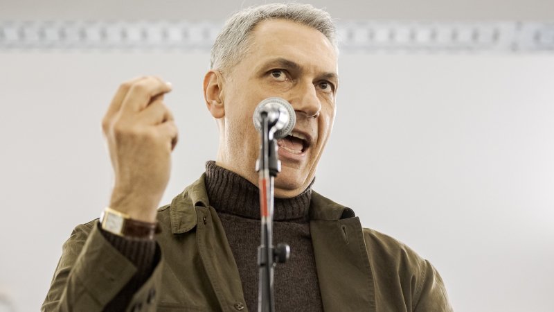 140 &eacute;vente t&ouml;rt&eacute;nik olyan, mint amit lencsev&eacute;gre kaptak a Holdon