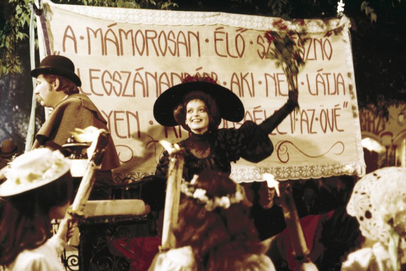 70 &eacute;ves lett Hern&aacute;di Judit, aki a film &eacute;s a sz&iacute;nh&aacute;z mellett a show-műsorokat is megh&oacute;d&iacute;totta &ndash; gal&eacute;ria