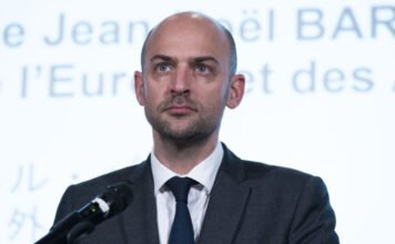 A francia külügyminiszter szerint a magyar kormány elárulta az uniót