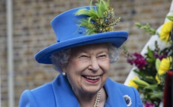 A királynő egykori jobbkeze elárulta: II. Erzsébetet mindig lázba hozta egy Abba-dal