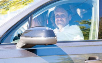 A magyar hatóságok kezdeményezték Deutsch Tamás mentelmi jogának felfüggesztését