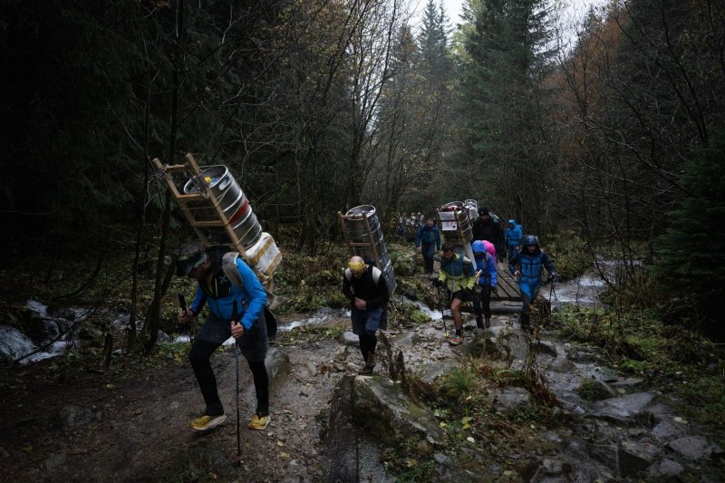Antilopok Hatvanpuszt&aacute;n, magyar rode&oacute; &eacute;s kil&oacute;nyi lecs&oacute;t cipelő serpa &ndash; v&aacute;logat&aacute;s fot&oacute;riportereink d&iacute;jazott k&eacute;peiből