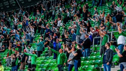 "Az egy dolog, hogy felvisszük neki a tejet és kenyeret, de mi adjuk a biztonságot" – a házi idősgondozás szépségei és nehézségei