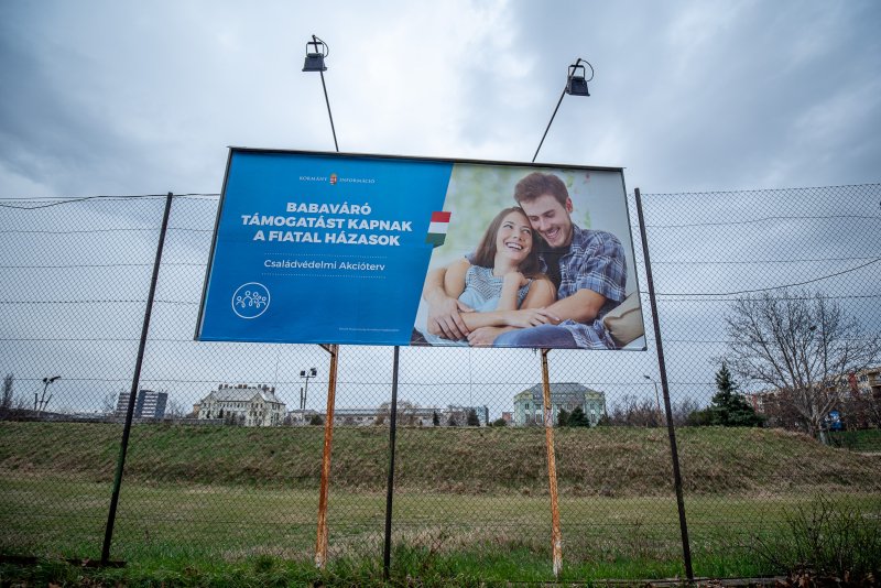 Banki hiba: az MBH Bank elismerte, nem j&oacute;l sz&aacute;molta a Babav&aacute;r&oacute; b&uuml;ntetőkamat&aacute;t az ut&oacute;bbi h&aacute;rom h&oacute;napban