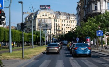 Éjfélkor lejár a fizetési határidő: egymillió autóst figyelmeztet a NAV