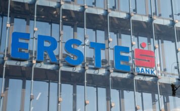 Erste: Több alkalommal voltunk kitéve megkérdőjelezhető bánásmódnak