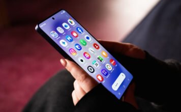 Ez a probléma mindenkit értint: az emberek legalább fele pillant rá idegenek telefonjára – mutatjuk, mit láthatnak a legtöbbször