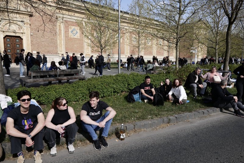 "Ez egy nagyon-nagyon átpolitizált koncert" – percről percre a Rendszerbontó Nagykoncertről