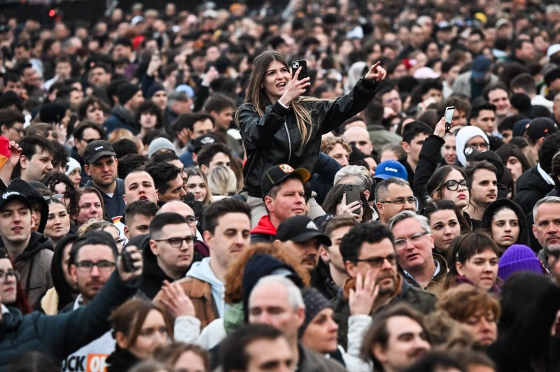 "Ez egy nagyon-nagyon átpolitizált koncert" – percről percre a Rendszerbontó Nagykoncertről