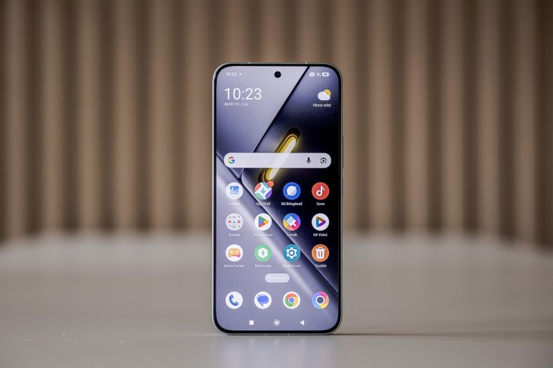 Ezt a telefont keresed, ha fontos a hatalmas akkumul&aacute;tor &eacute;s a sebess&eacute;g, de nem akarsz 200 ezern&eacute;l t&ouml;bbet fizetni