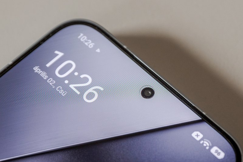 Ezt a telefont keresed, ha fontos a hatalmas akkumul&aacute;tor &eacute;s a sebess&eacute;g, de nem akarsz 200 ezern&eacute;l t&ouml;bbet fizetni