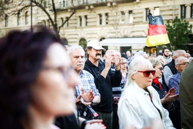 Ferencz Orsolya t&aacute;voz&aacute;sra sz&oacute;l&iacute;totta fel azokat, akik a tetteikkel lek&uuml;zdhetetlen teherk&eacute;nt h&uacute;zt&aacute;k le a Fideszt
