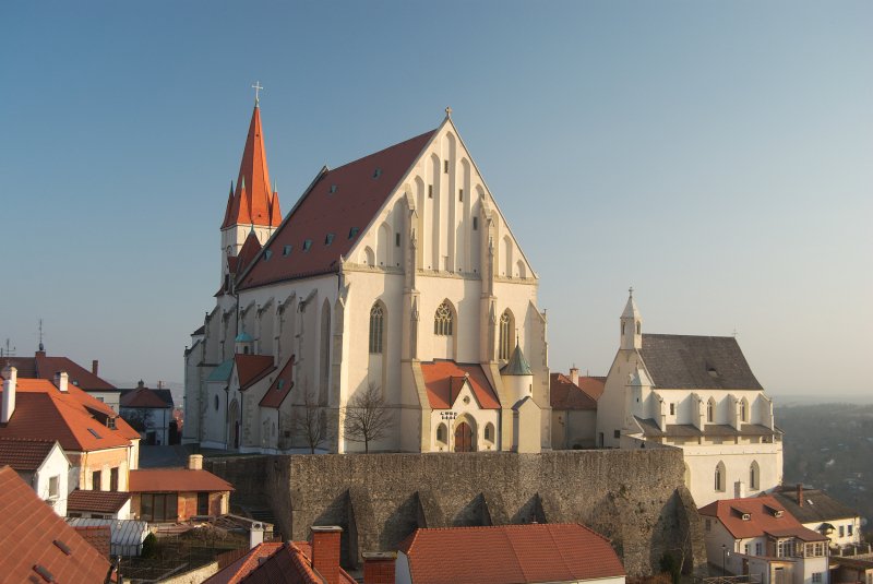 Földgömb alakú szószéket rejt egy cseh gótikus templom