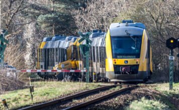 Frontálisan ütközött két vonat Dániában