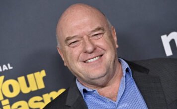 Gratulált Magyar Péternek a Breaking Bad sztárja, Dean Norris