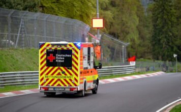 Halálos baleset az autóversenyen – Max Verstappent is sokkolták a történtek