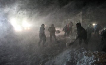 Hat embert ölt meg a lavina Oroszországban