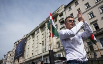 Hiába került volna ki Magyar Péter videója, egy férfi politikusnak macsó a szexbotrány