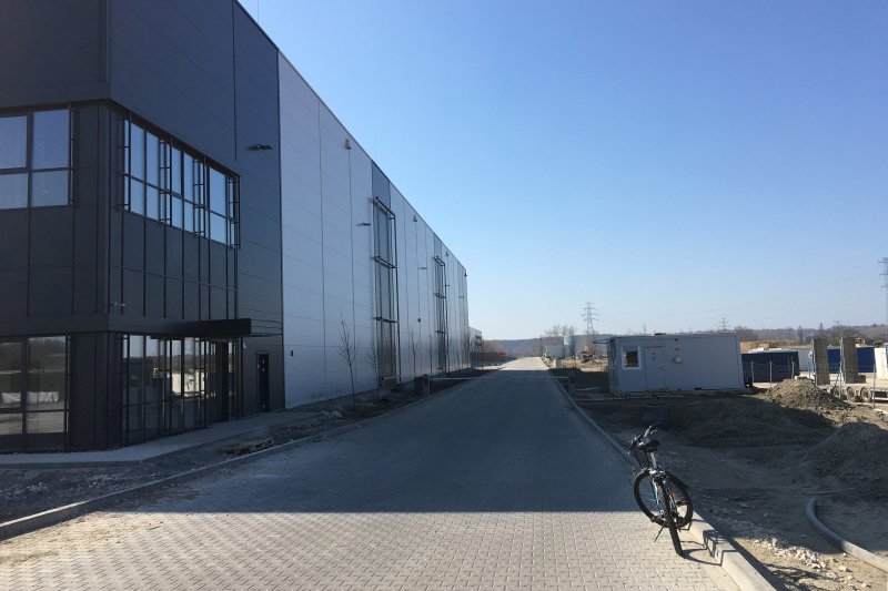 Hogyan ker&uuml;lhetett akkumul&aacute;tortesztelő c&eacute;g &Eacute;rd hat&aacute;r&aacute;ba?