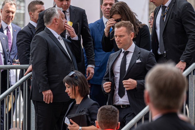 Ism&eacute;t t&ouml;bb t&iacute;zmilli&aacute;rdos &aacute;llami apan&aacute;zst zsebelt be Tiborcz Istv&aacute;n &eacute;rdekelts&eacute;ge