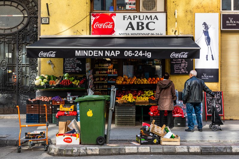 Itt van m&aacute;jus elseje! &ndash; &iacute;gy lesznek nyitva a boltok