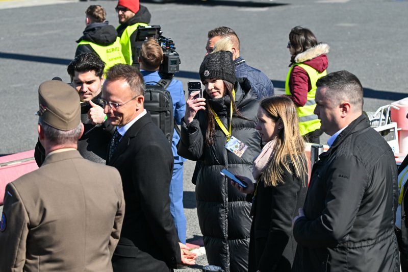 K&eacute;peken az amerikai aleln&ouml;k budapesti l&aacute;togat&aacute;sa